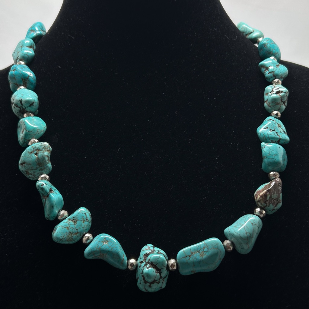Silver And Turquoise Nugget Necklace 28$
